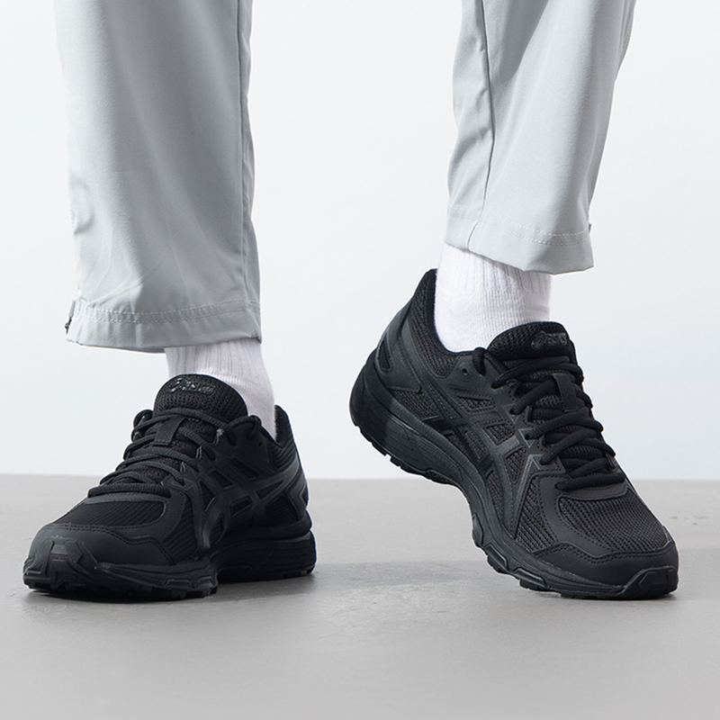 حذاء Asics للرجال Jog 100t (4E - مراجعة Trail Mix وسعره